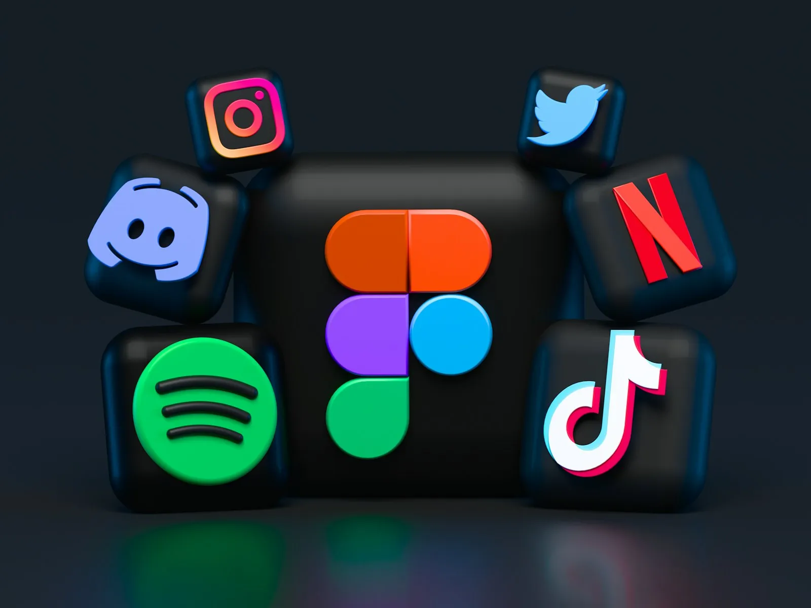 Social Media & Creative Campaigns