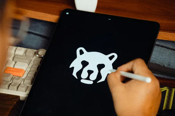Perché la Strategia di Brand Deve Venire Prima del Logo